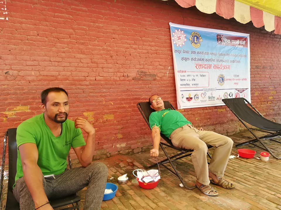 भक्तपुर चेम्बर र लायन्सको साताव्यापी रक्तदानमा ३ सयले गरे रक्तदान