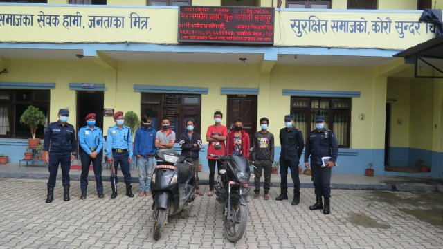 मोटरसाइकल चोरी गर्ने र खरिद गर्ने समूह पक्राउ