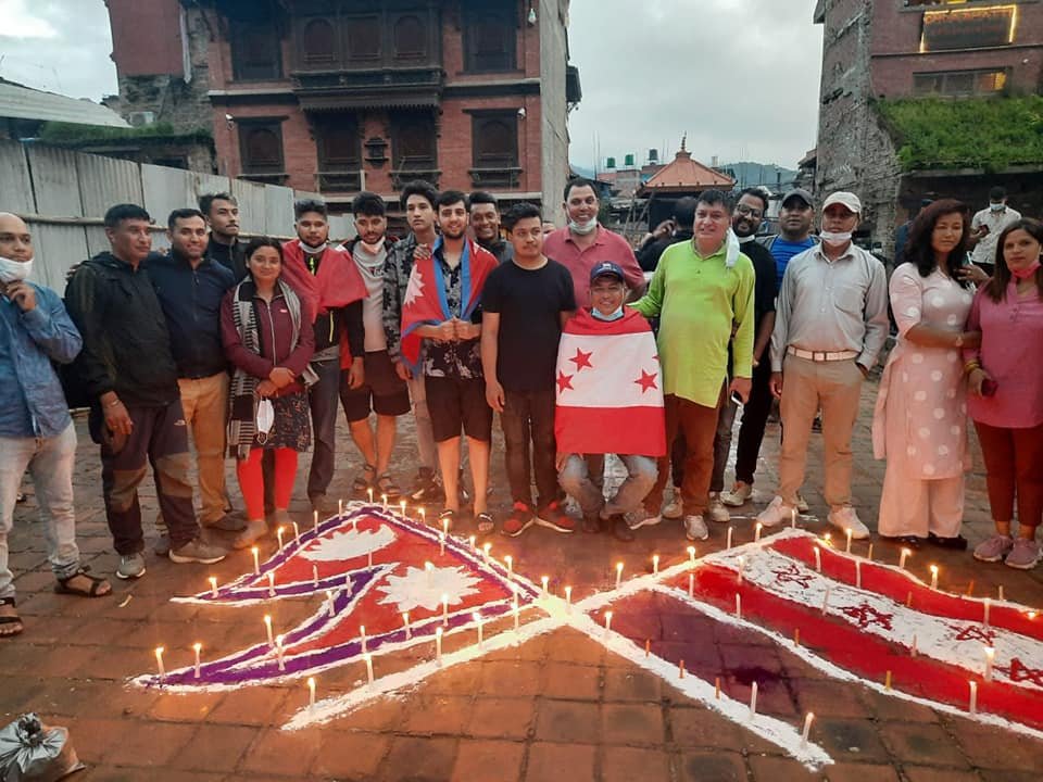 तरुण दल भक्तपुरद्धारा टौमढीमा दिप प्रज्वलन